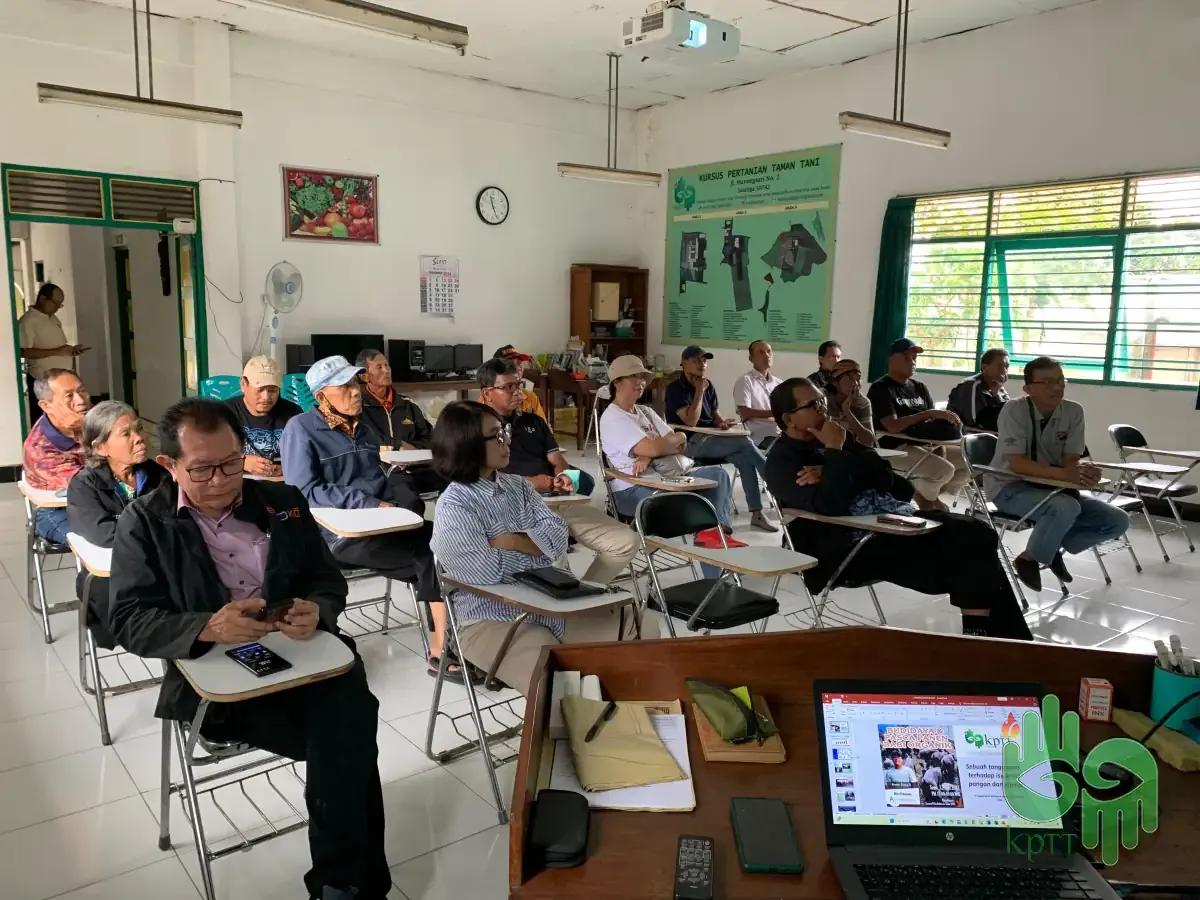 kunjungan-kelompok-peternak-klaten-penjajakan-petani-plasma-kptt-salatiga